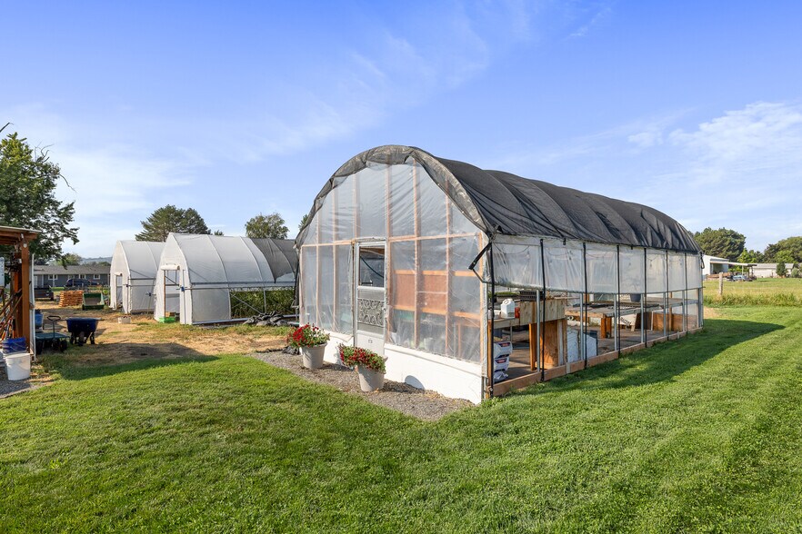 More Photos Of 6109 W Richardson Rd, Pasco Specialty For Sale