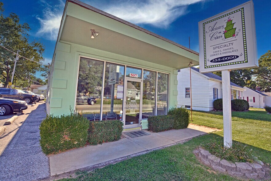 Primary Photo Of 507 Sherman St, Belleville General Retail For Sale