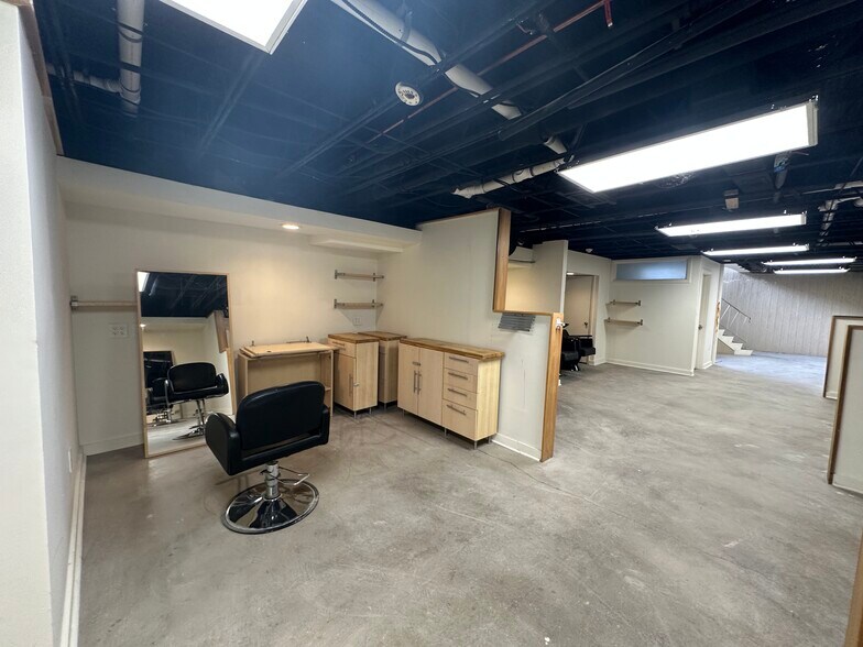 More Photos Of 8227 Woodmont Ave, Bethesda Storefront Retail Office For Lease