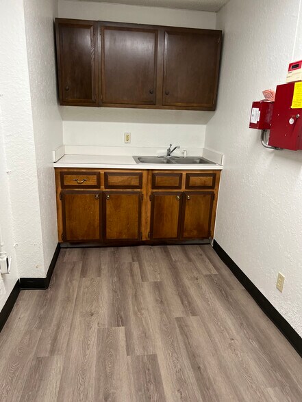 More Photos Of 6200 Melrose Ln, Oklahoma City Warehouse For Lease