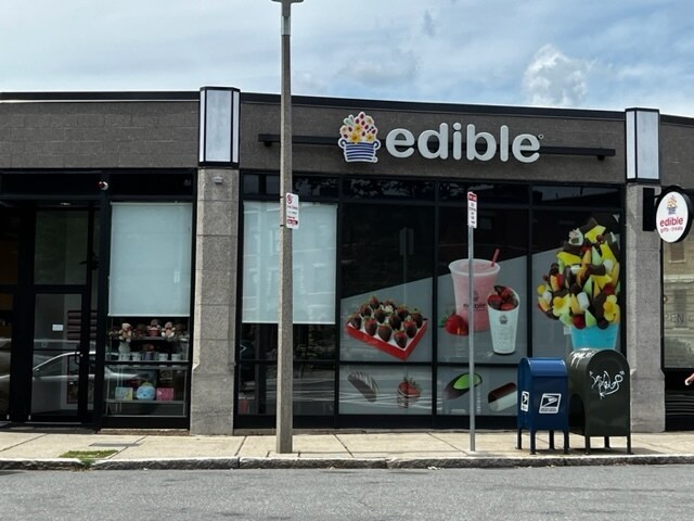 More Photos Of 508-512 Park Dr, Boston Storefront For Lease