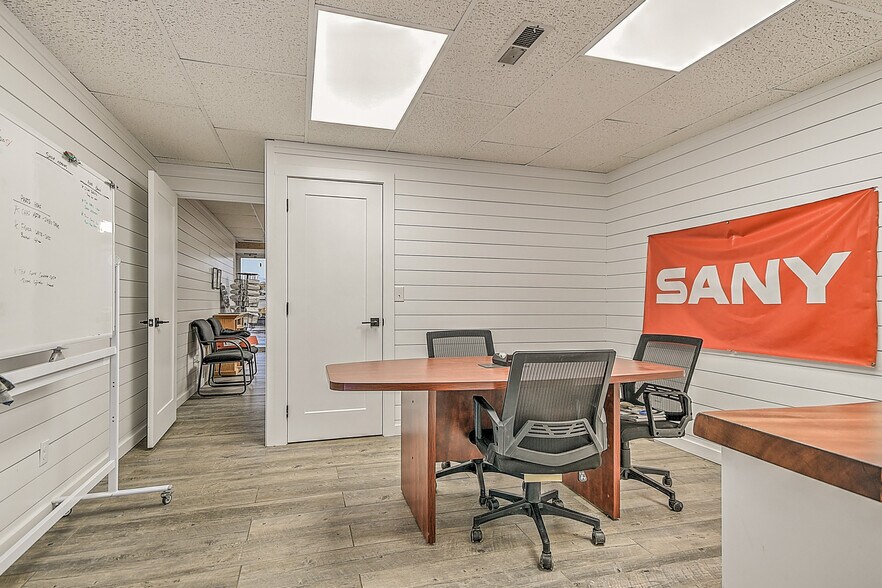 More Photos Of 3930 E Stone Dr, Kingsport Warehouse For Sale