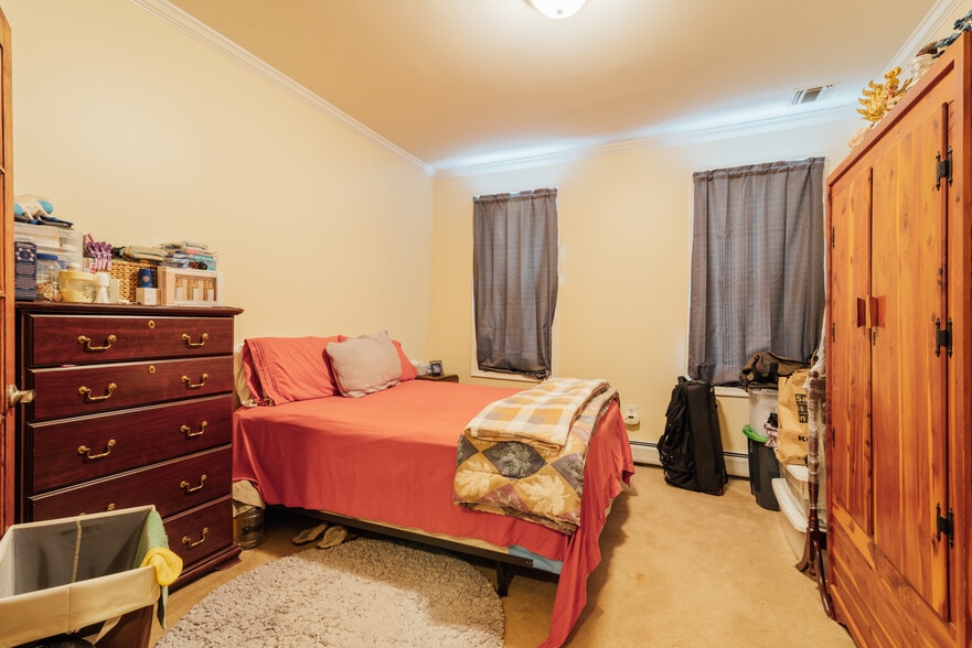 More Photos Of 804 Broadway, Bayonne Storefront Retail Residential For Lease