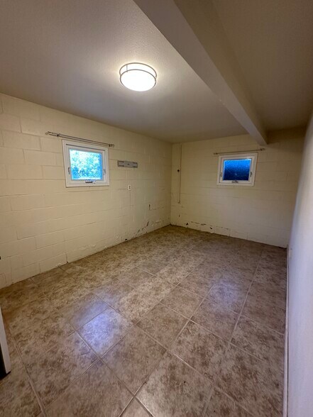 More Photos Of 6738 Greenbay Rd, Arbuckle Land For Lease
