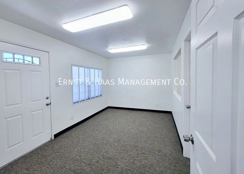 More Photos Of 5540 Atlantic Ave, Long Beach Office Residential For Lease
