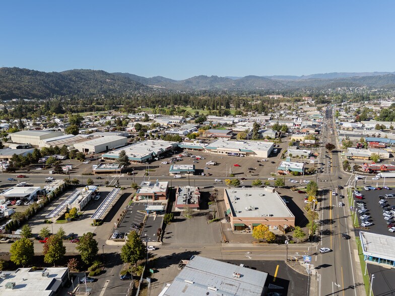 More Photos Of 1347 NE Stephens St, Roseburg Restaurant For Sale
