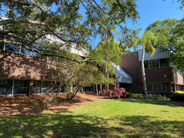 More Photos Of 10006 N Dale Mabry Hwy, Tampa Office For Lease