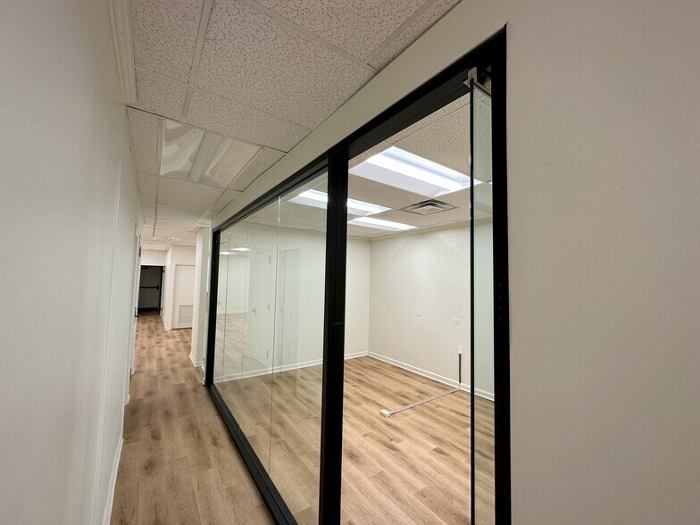 More Photos Of , Baton Rouge Office For Sale