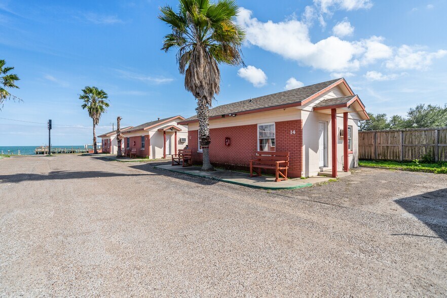 More Photos Of 309 S Fulton Beach Rd, Rockport Hotel For Sale