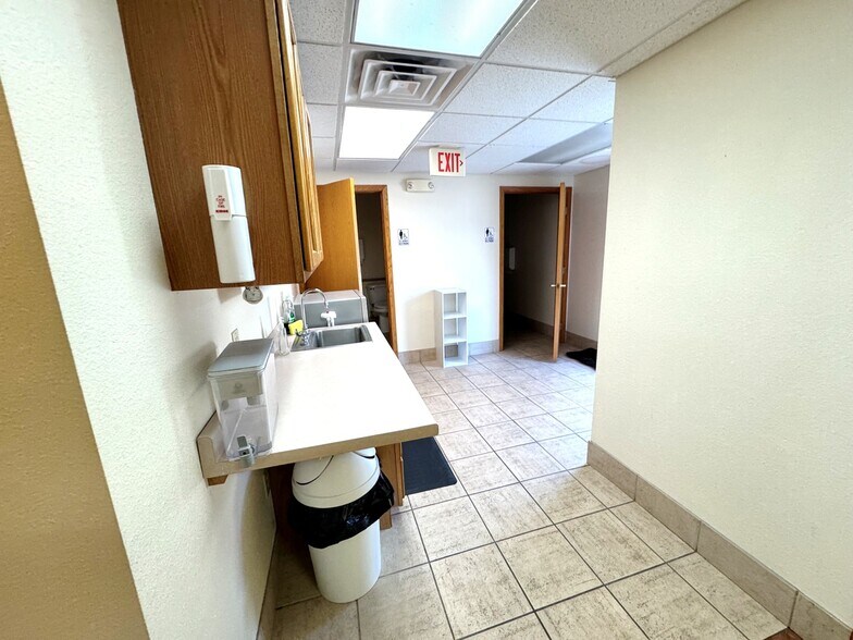 More Photos Of 1118 S Park St, Madison Office For Lease