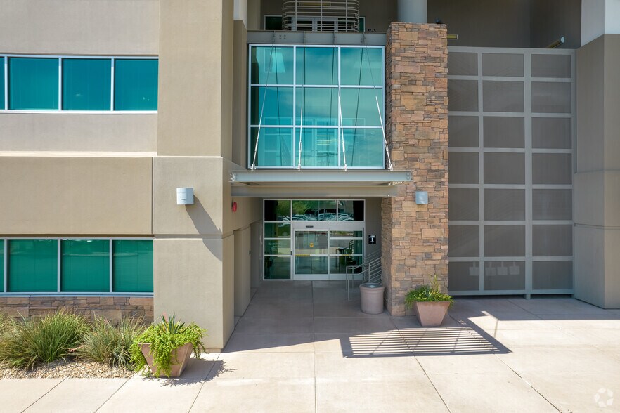 More Photos Of 20940 N Tatum Blvd, Phoenix Unknown For Lease