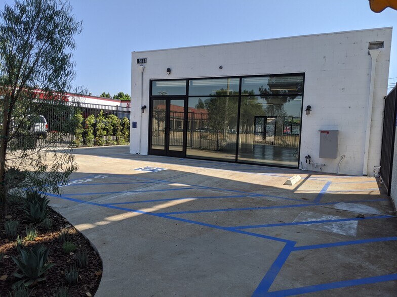More Photos Of 18444 Ventura Blvd, Tarzana Service For Lease