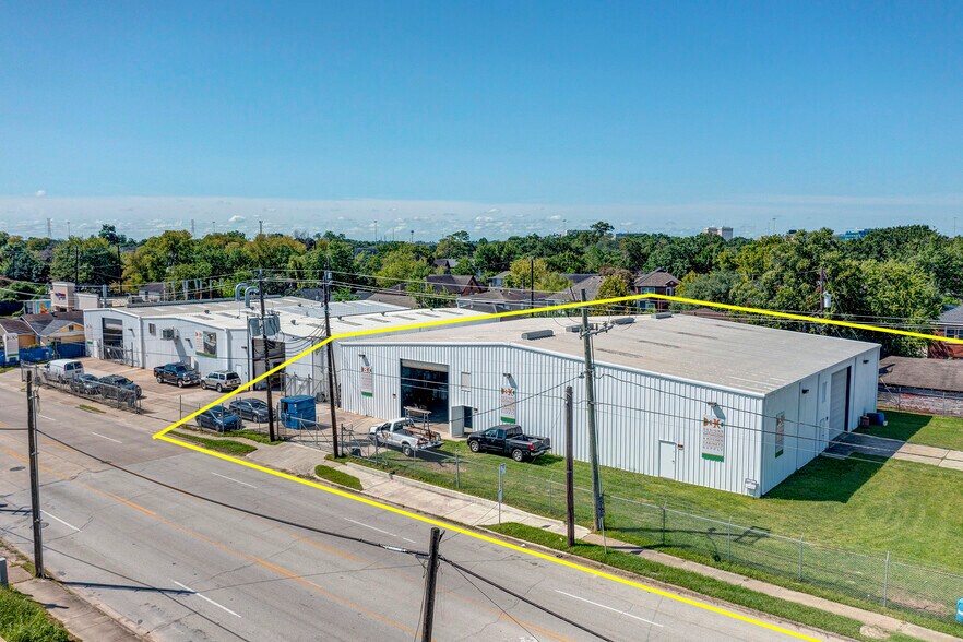 More Photos Of 1406-1420 Telephone Rd, Houston Showroom For Lease