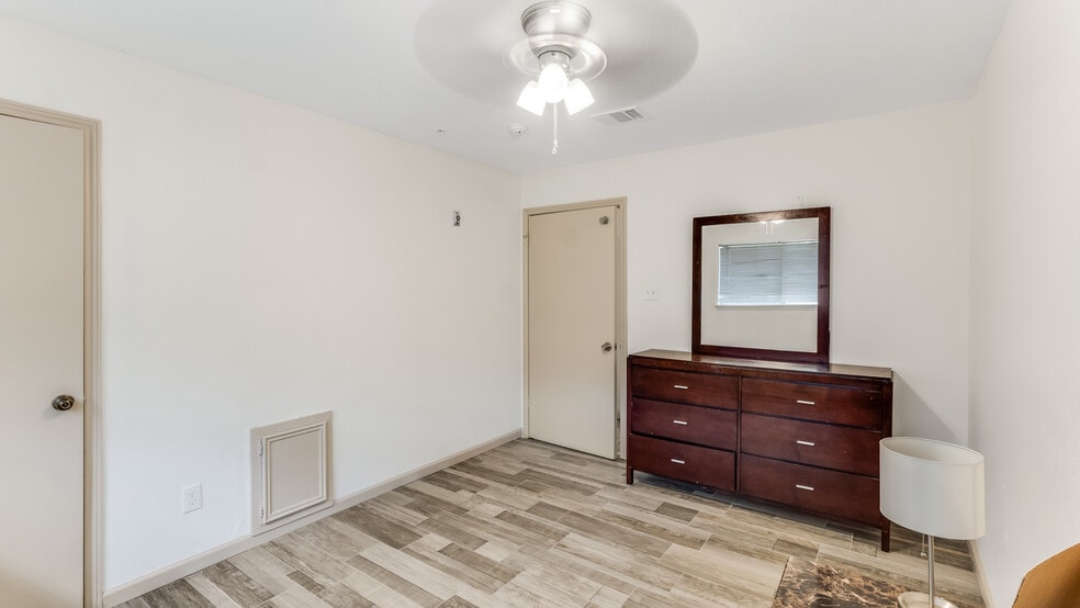 More Photos Of 5807 Old Lodge Dr, Houston Assisted Living For Sale
