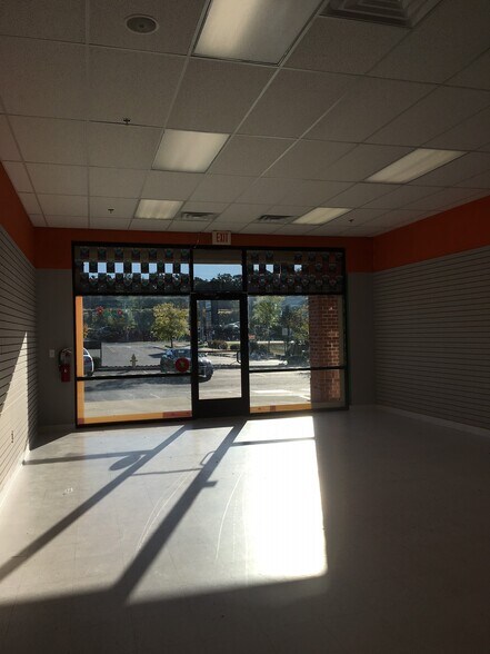 More Photos Of 2773 Jefferson Davis Hwy, Stafford Storefront Retail Office For Lease