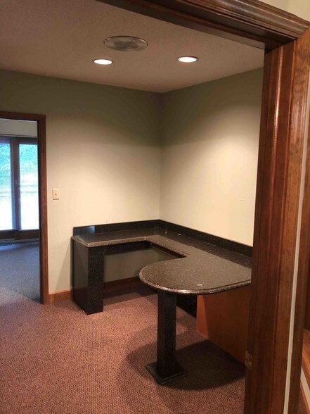 More Photos Of 114 S Park Ter, Eden Medical For Sale