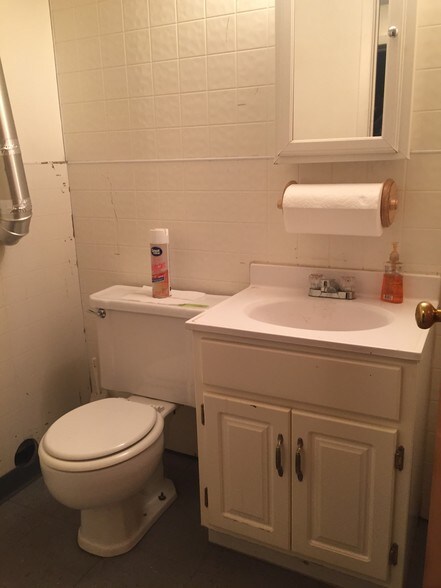 More Photos Of 1426 W River Rd, Waterloo Township Apartments For Lease