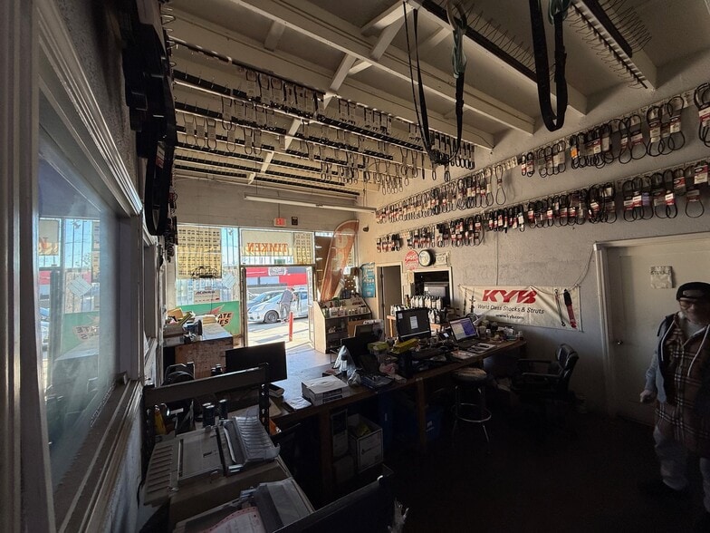 More Photos Of 6323-6331 Colfax Ave, North Hollywood Auto Repair For Sale