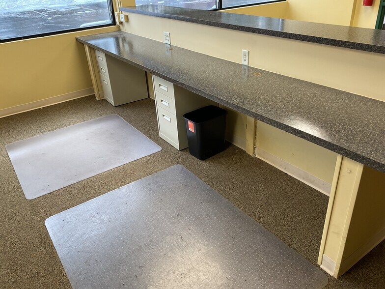 More Photos Of 2340 Warren Rd, Indiana Office For Lease