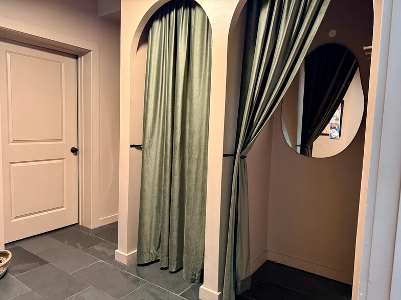 More Photos Of 104 Mill Hill Rd, Woodstock General Retail For Sale