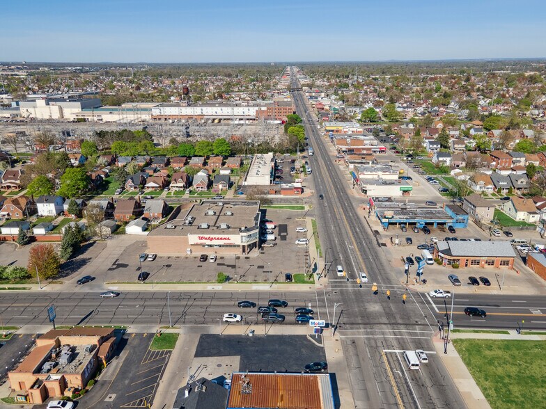 More Photos Of 13601 W Warren Ave, Dearborn Drugstore For Sale