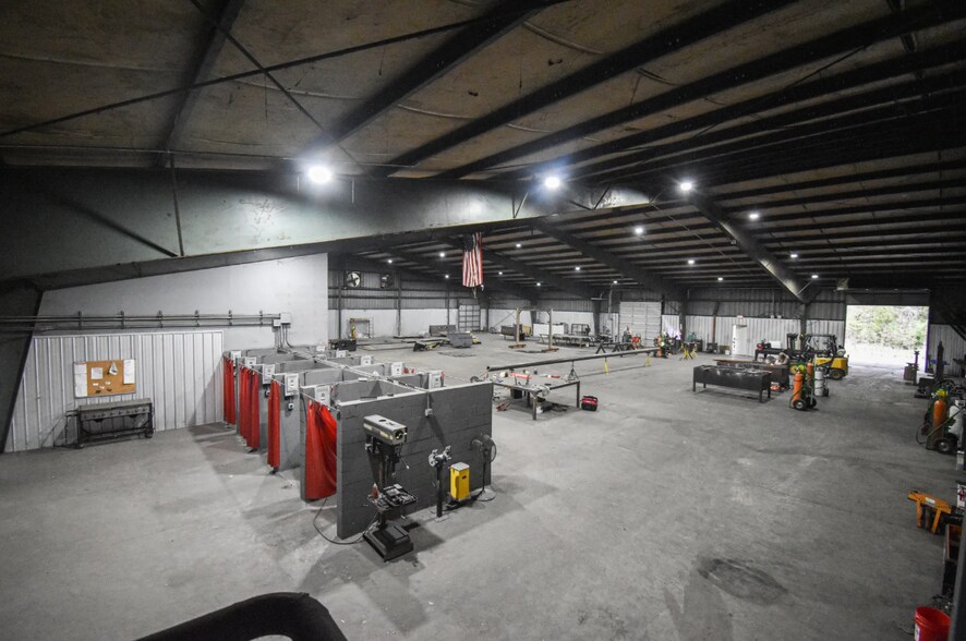 More Photos Of 16487 Sawmill Rd, Moundville Manufacturing For Sale