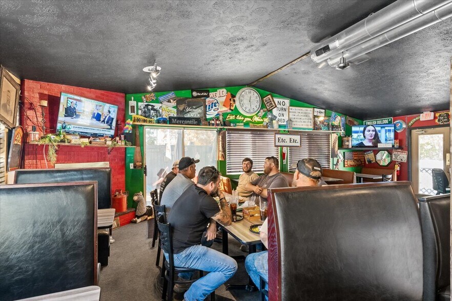 More Photos Of 852 Southern Hwy, Mineral Wells Industrial For Sale