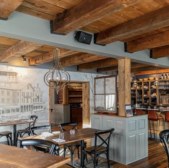 More Photos Of 126 S Main St, Wolfeboro Storefront Retail Residential For Sale