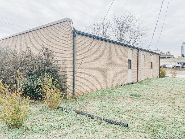 More Photos Of 602 Pegram Dr, Tupelo Healthcare For Sale