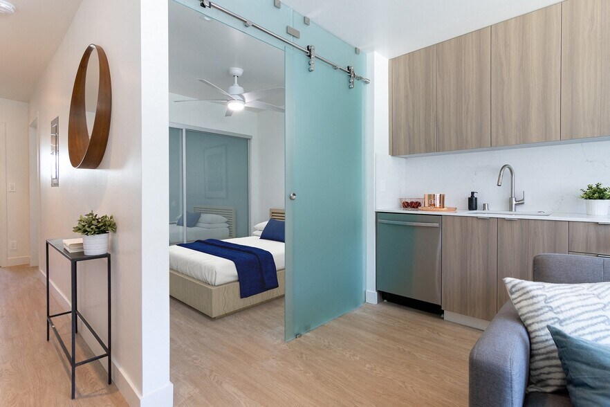 More Photos Of 1433-1437 Euclid St, Santa Monica Apartments For Sale