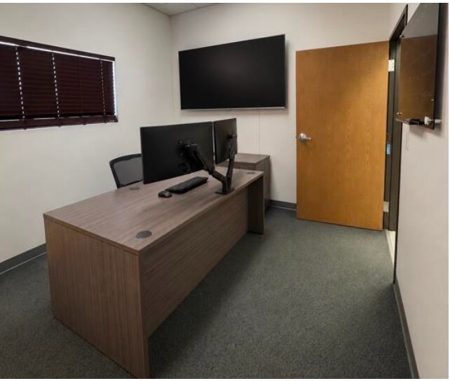 More Photos Of 517 Well St, Williston Warehouse For Sale