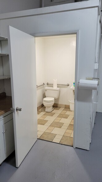 More Photos Of 1220 E Greg St, Sparks Light Distribution For Lease