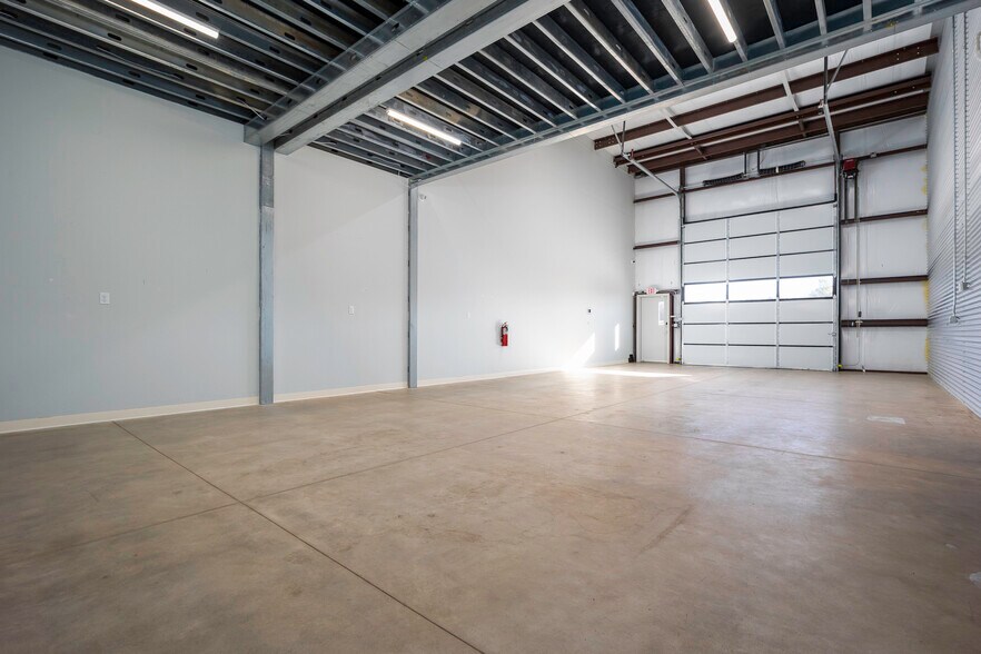 More Photos Of 6679 Prosper Rd, Edmond Showroom For Lease