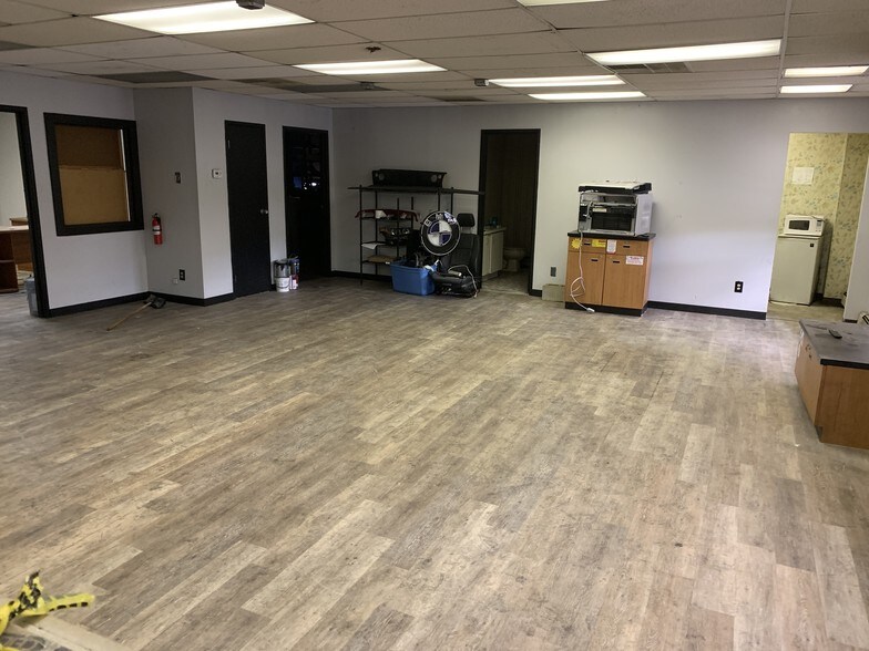 More Photos Of 75-77 Paterson Ave, Wallington Warehouse For Lease