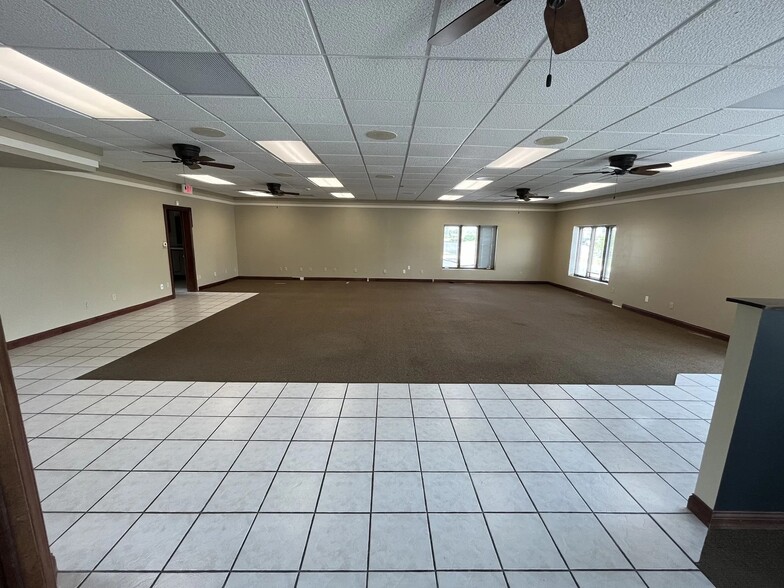 More Photos Of 8080 E 109th Ave, Crown Point Office Residential For Lease