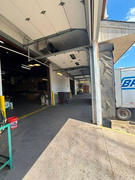 More Photos Of 14419 Industry Ave, Laredo Warehouse For Lease