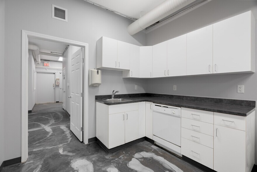 More Photos Of 9612 Franklin Av, Fort McMurray Freestanding For Lease