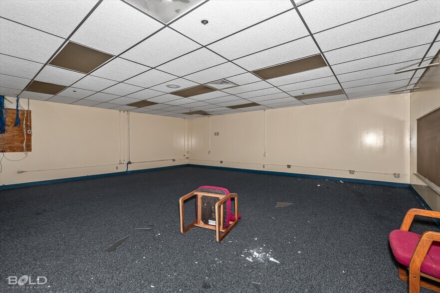 More Photos Of 200 All Saints Rd, Pelican Schools For Sale