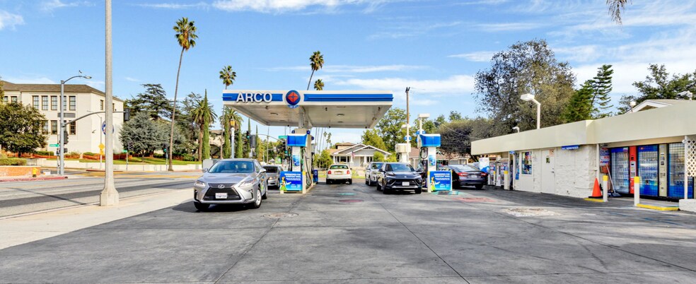 Primary Photo Of 1010 Washington Blvd, Pasadena Service Station For Sale