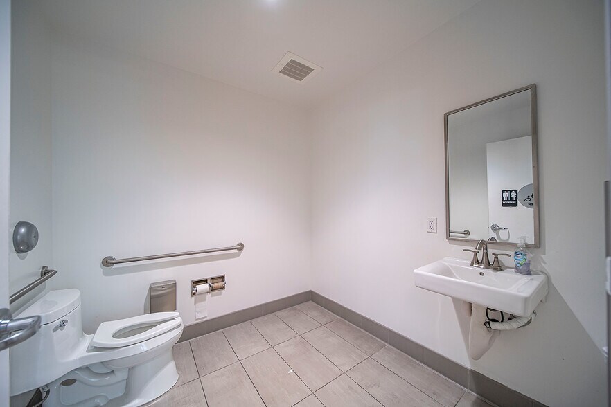 More Photos Of 9205 Research Dr, Irvine Loft Creative Space For Sale