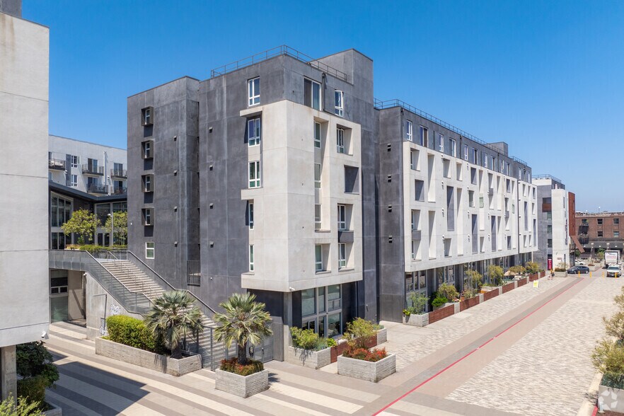 More Photos Of 899 Traction Ave, Los Angeles Apartments For Lease