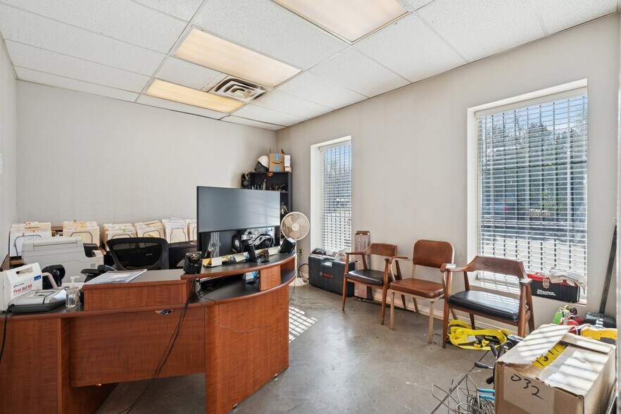 More Photos Of 2627 SW 22nd St, Oklahoma City Warehouse For Sale