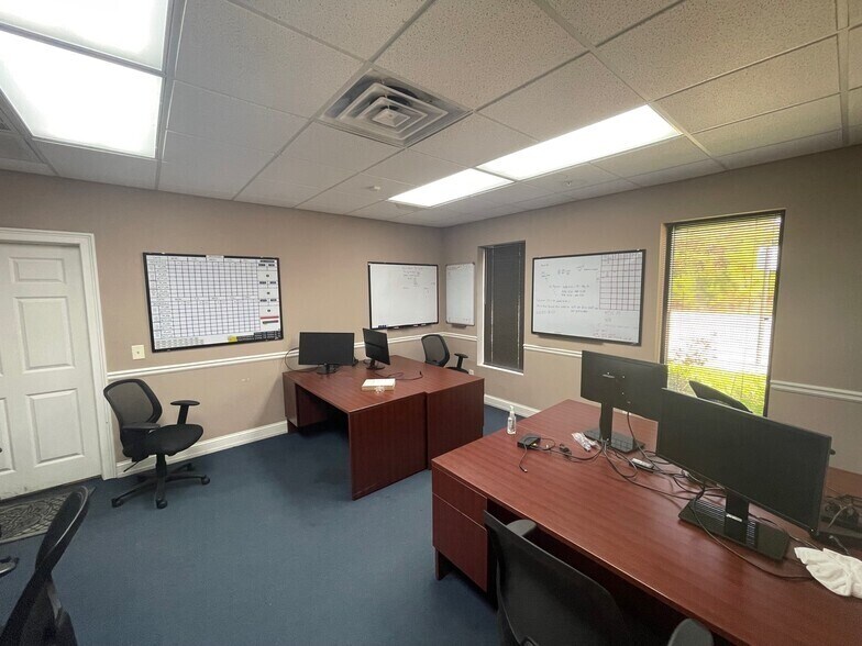 More Photos Of 500 Soho Dr, Adairsville Warehouse For Lease