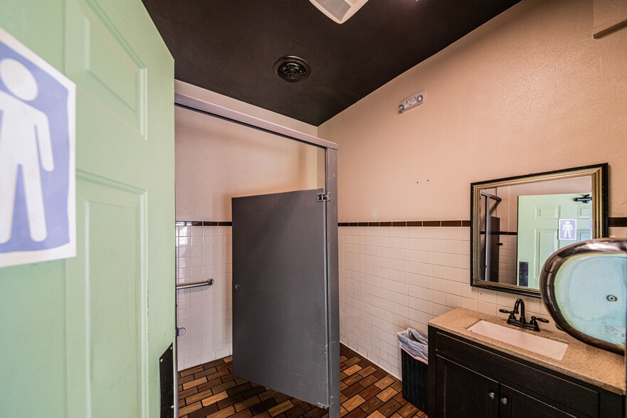 More Photos Of 7052 Benton Rd, Paducah Restaurant For Sale