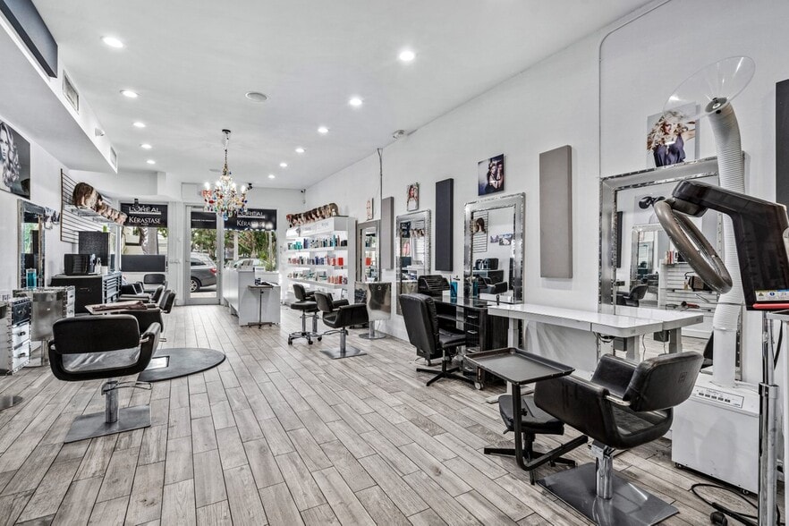 More Photos Of 500-506 Lake Ave, Lake Worth Freestanding For Lease