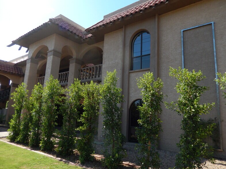 More Photos Of 1480 E Bethany Home Rd, Phoenix Office For Lease