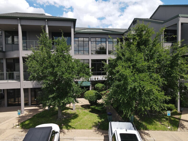More Photos Of 907 Ranch Road 620 S, Austin Office Residential For Lease