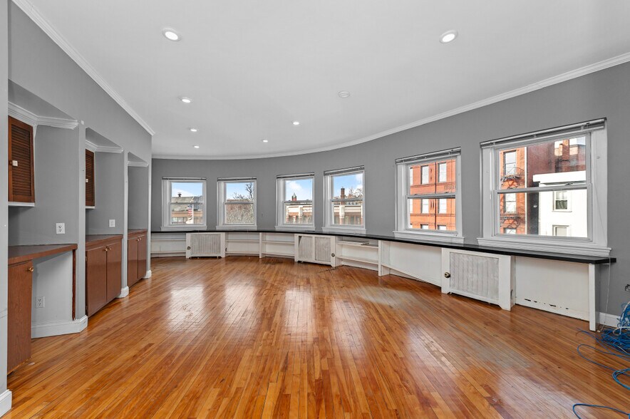 More Photos Of 11 Salem St, Medford Bank For Lease