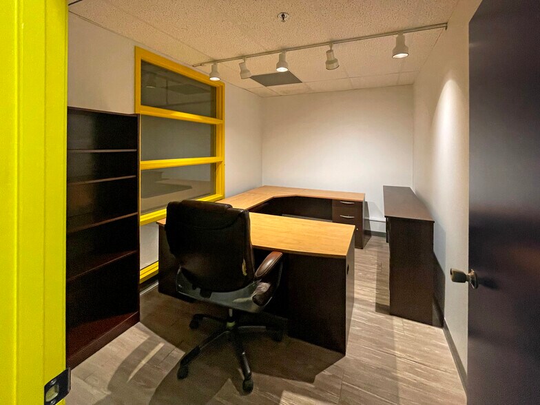 More Photos Of 1833 Coast Meridian Rd, Port Coquitlam Warehouse For Lease