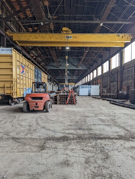 More Photos Of 4343 W Ohio St, Chicago Distribution For Sale